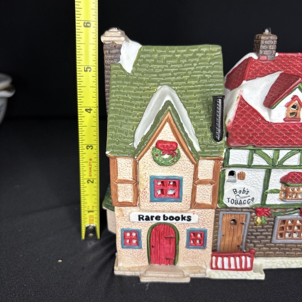 1994 LEMAX Dickensvale Village Porcelain Rare Books Bobs Tobacco Lighted House - Picture 7 of 11